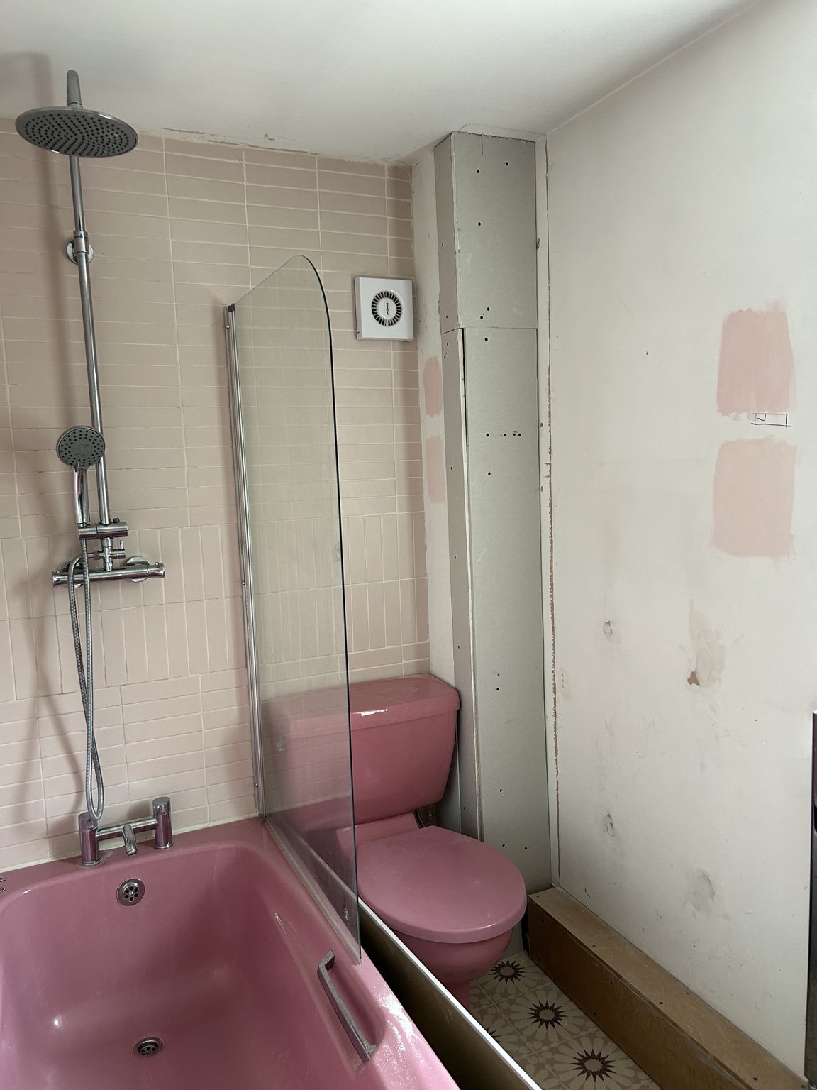 The boxing & toilet area before the renovation